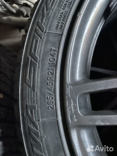 Nitto Therma Spike 265/45 R21