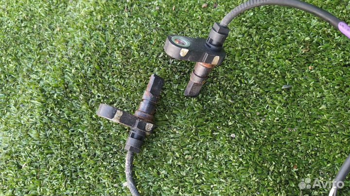 Датчик abs пара передний Toyota Estima GSR50