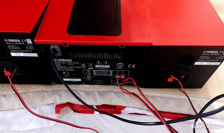 Музыкальный центр yamaha MCR-B142 Red