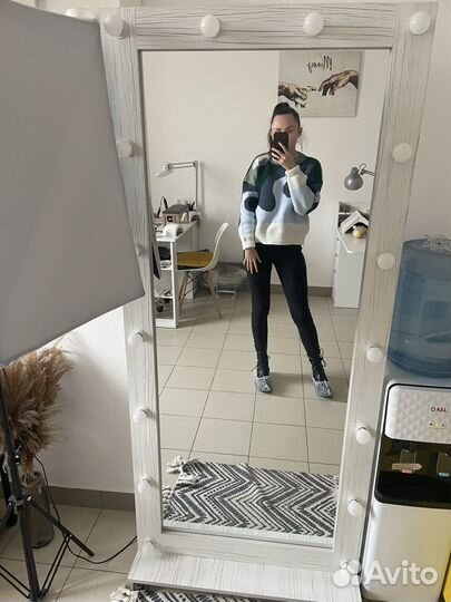 Зеркало напольное с лампочками