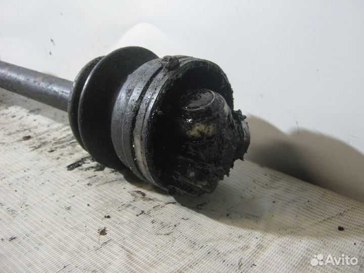 Полуось передняя Прав. Ниссан Sunny 1993г седан