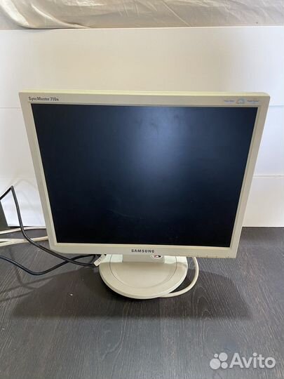 Монитор Samsung 710N