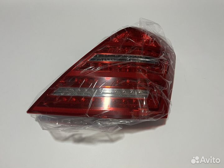 Правый задний фонарь Mercedes w221 рестайл новый