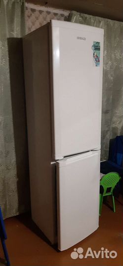 Холодильник, требует ремонта