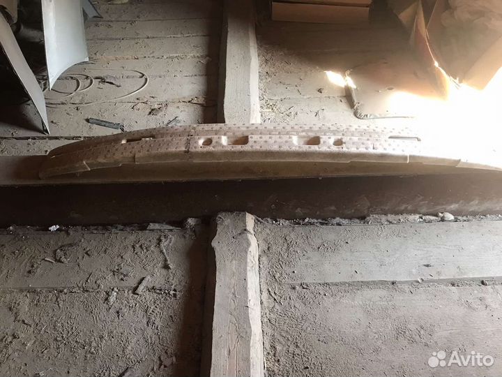 Абсорбер переднего бампера Toyota Lexus