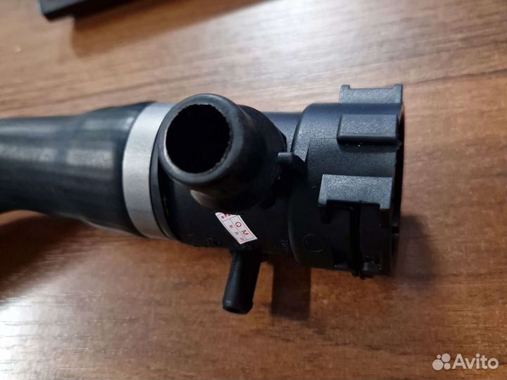 Патрубок системы охлаждения bmw