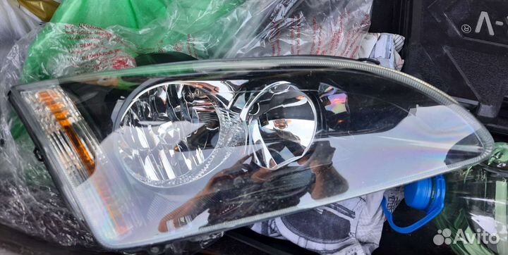 Фара правая Ford Focus 2 дорестайлинг