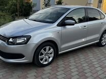Volkswagen Polo 1.6 AT, 2015, 167 000 км, с пробегом, цена 955 000 руб.