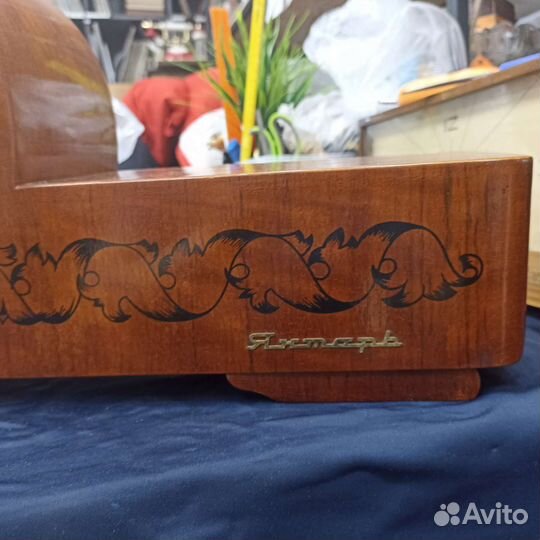 Часы каминные Янтарь с боем Рабочие (сзр)