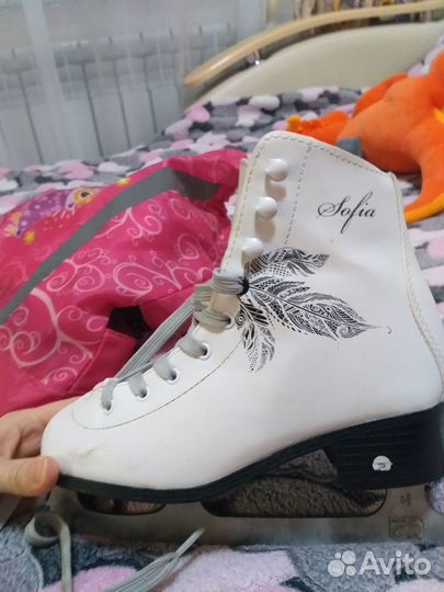 Коньки фигурные женские 35р