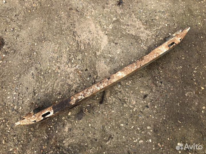 Усилитель бампера заднего Toyota Corolla e120