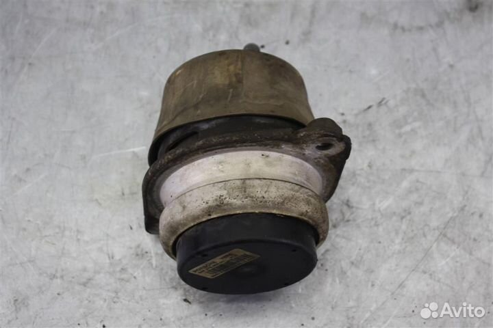 Опора двигателя правая Porsche Cayenne 955