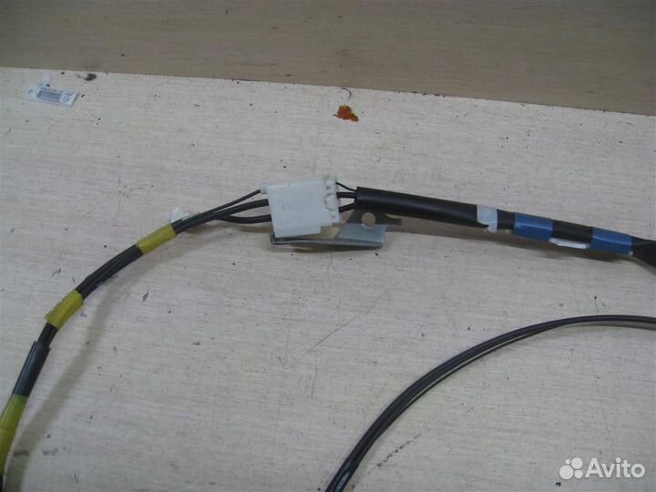 Усилитель антенны Toyota Avensis T27 2011