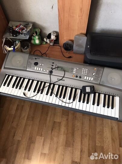 Продам синтезатор