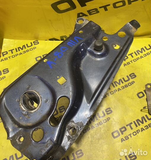 Элемент передней панели верхняя Audi 80 B3