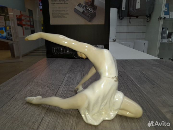 Фарфоровая статуэтка балерина лзфи. СССР