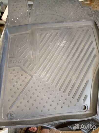 Автомобильные коврики резиновые