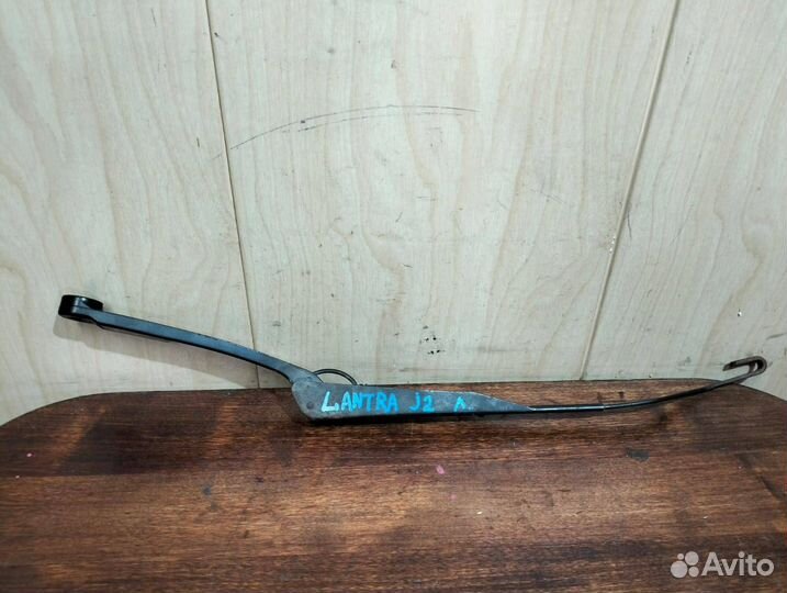 Поводок дворников левый Hyundai LantraJ2