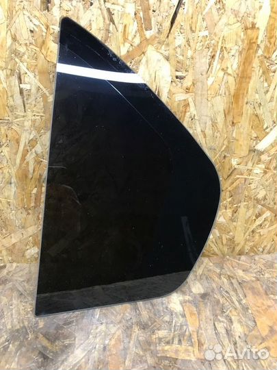 Форточка двери задняя левая Renault Logan 2 седан