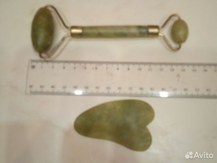 Массажёр для лица и скребок гуа ша