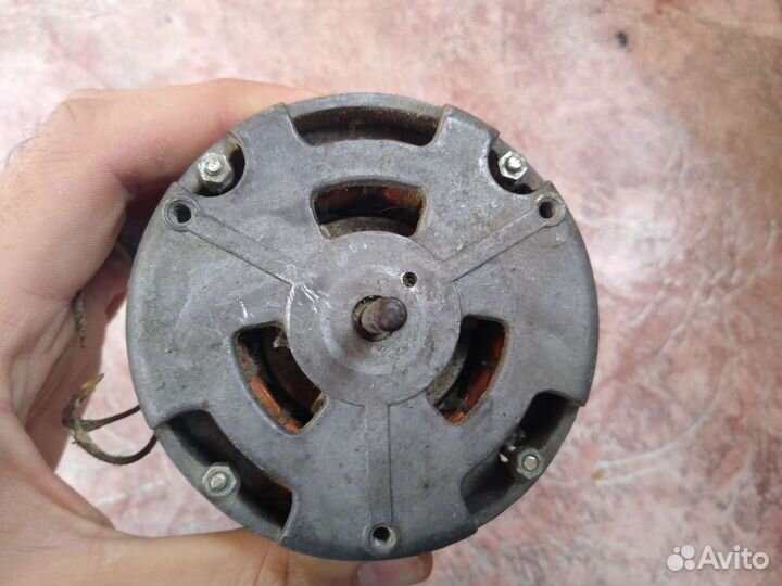 Двигатель от магнитофона ем-6-4-у4