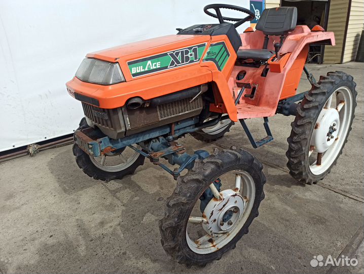 Мини-трактор Kubota XB1, 2010