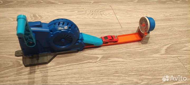 Hot wheels разгонный механизм