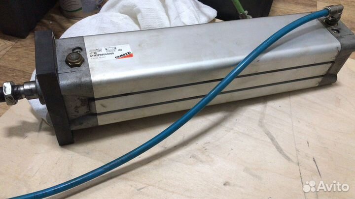 Пневмоцилиндр camozzi 61M2PO80A0300