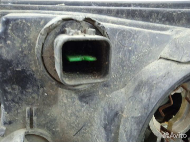 Фара передняя правая Kia Cerato 2 2009