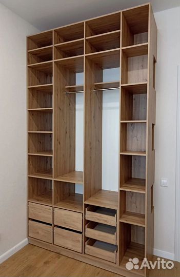 Распашной шкаф