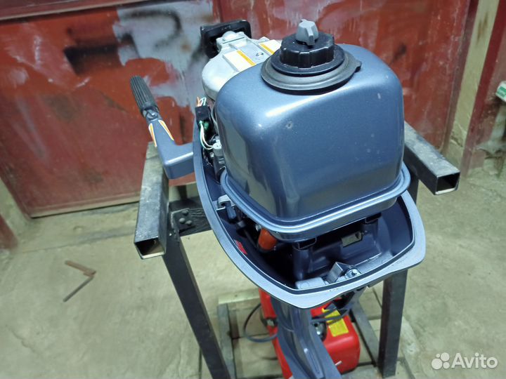 Лодка с мотором