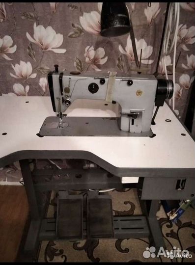 Промышленная швейная машинка