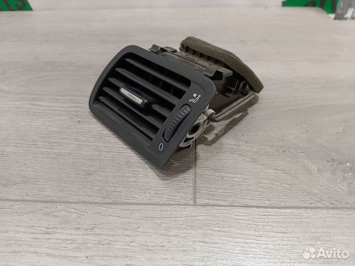 Дефлектор воздуха левый для Volkswagen Passat B6