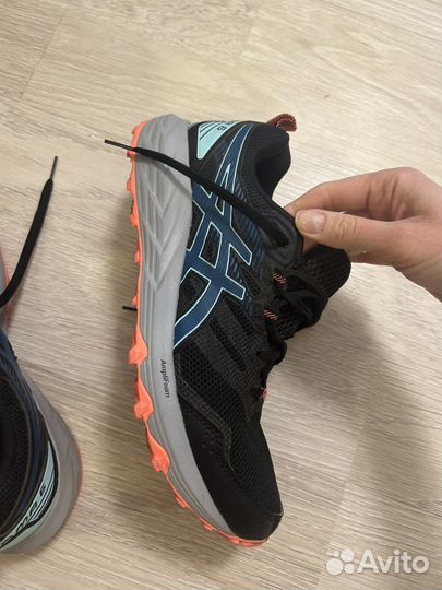 Кроссовки женские Asics