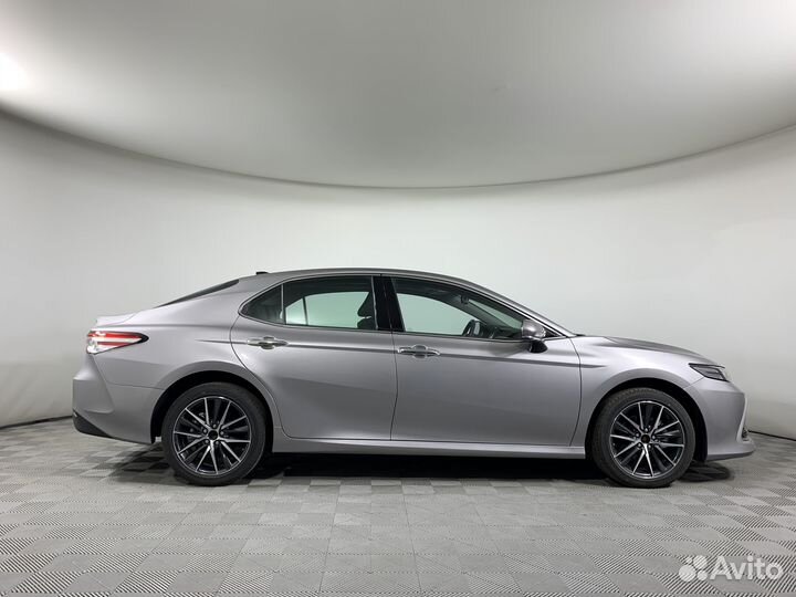 Toyota Camry 2.5 AT, 2022