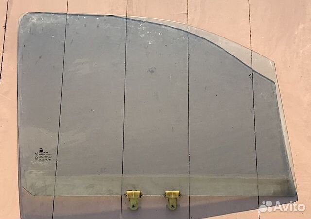 Хендай H-200 Стекло правой двери