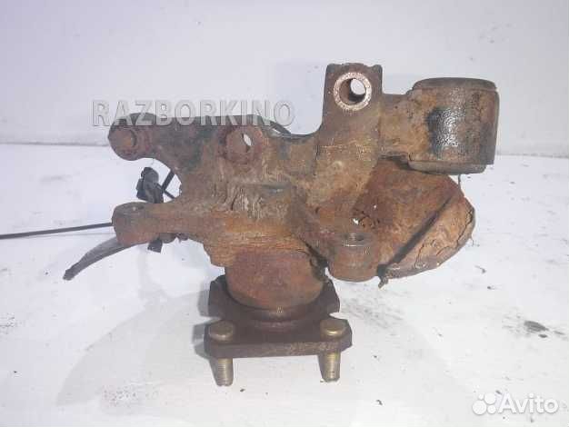 Кулак задний правый Тойота