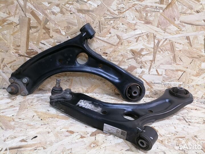 Рычаги передние нижние Kia Sportage 4