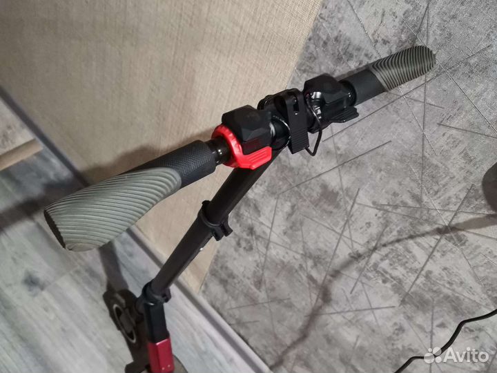 Самокат iconbit