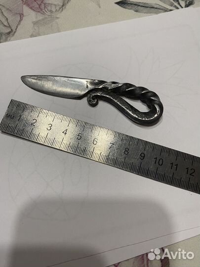 Миниатюрный кованый ножик