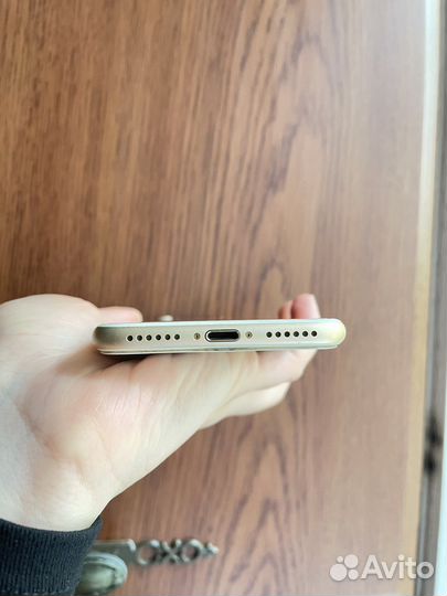 Телефон iPhone 7 32gb
