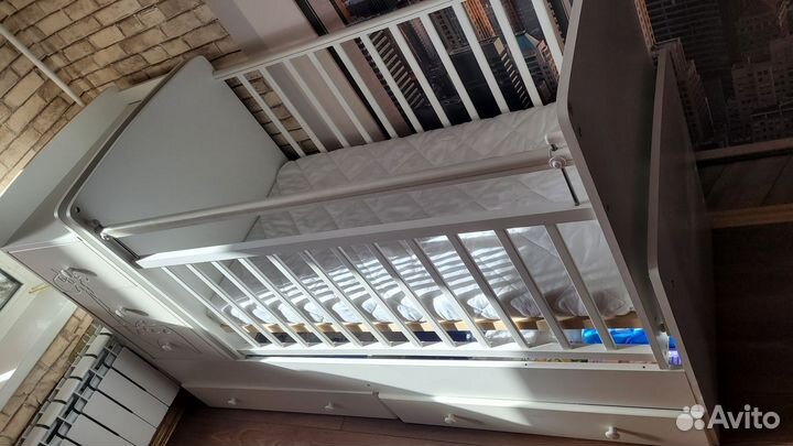 Детская кровать трансформер смаятником Forest Kids