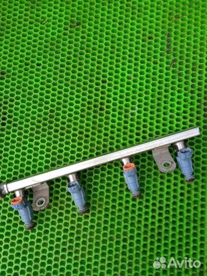 Топливная рампа Hyundai Solaris G4FC 2011