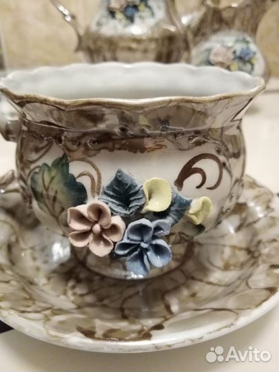 Винтаж.Кофейный фарфоровый сервиз с лепниной
