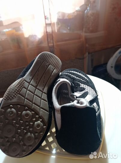 Детские замшевые кроссовки