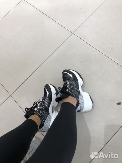 Michael kors кроссовки 37