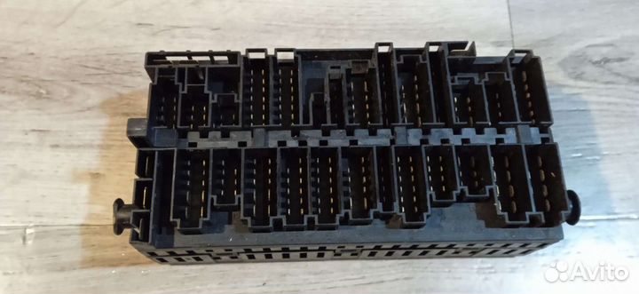 Блок предохранителей пассат б3 б4