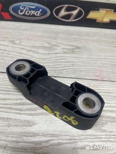 Крепление стабилизатора переднее Bmw 5-Series G30