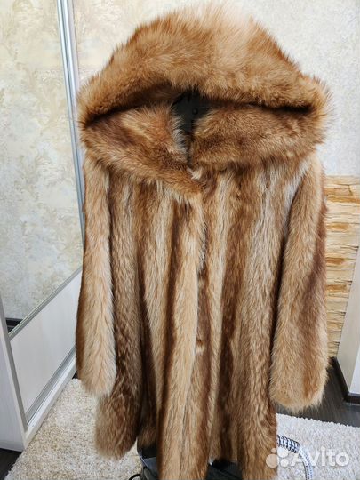 Шуба енотовая с капюшоном