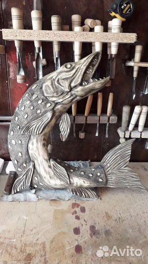 Резное панно из дерева 